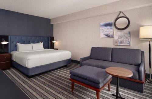 Coolidge Corner South Side Hotel | Courtyard by Marriott Boston Brookline