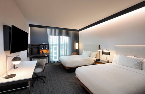 Charlotte Hotel | Courtyard by Marriott Charlotte Waverly