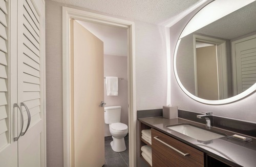 Orange Hotel | Courtyard by Marriott Cleveland Beachwood