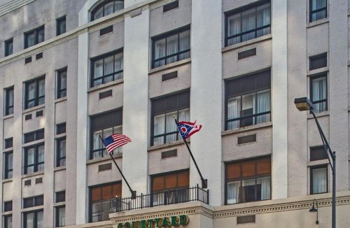 Downtown Columbus Hotel | Courtyard by Marriott Columbus Downtown
