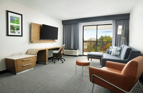 Concord Hotel | Courtyard by Marriott Concord