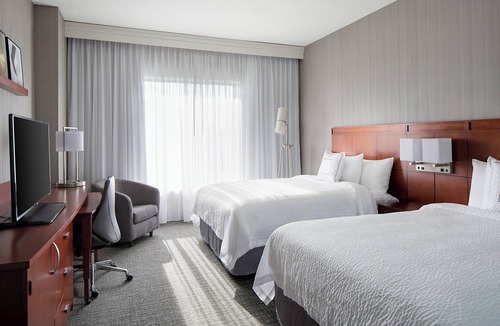 Downtown Hotel | Courtyard by Marriott Downtown Grand Rapids