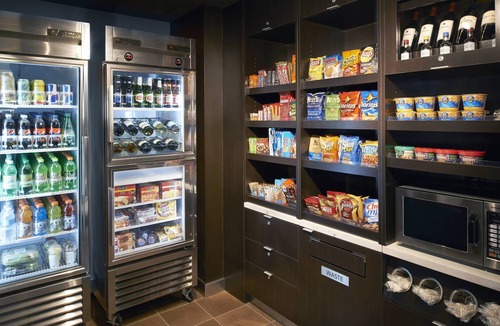 Troy Hotel | Courtyard by Marriott Detroit Troy