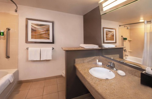 Merrifield Hotel | Courtyard by Marriott Dunn Loring Fairfax