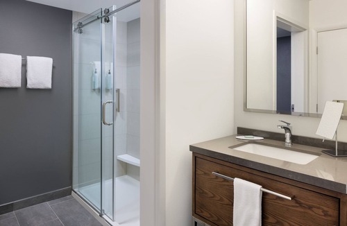Hopelawn Hotel | Courtyard by Marriott Edison Woodbridge