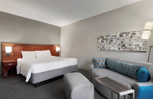 Fort Myers Hotel | Courtyard by Marriott Fort Myers Cape Coral