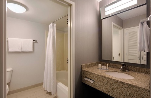 East Paris Hotel | Courtyard by Marriott Grand Rapids Airport