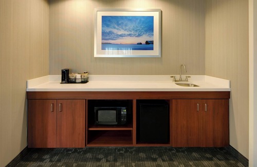 East Paris Hotel | Courtyard by Marriott Grand Rapids Airport