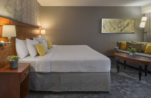 East Paris Hotel | Courtyard by Marriott Grand Rapids Airport