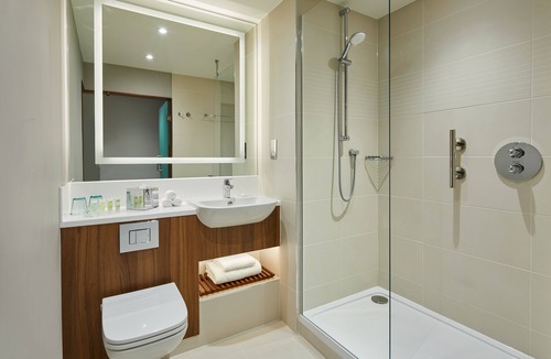Harlington Hotel | Courtyard by Marriott London Heathrow Airport