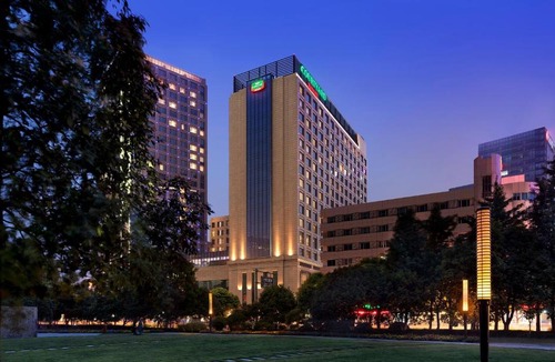 Downtown Hangzhou Hotel | Courtyard by Marriott Hangzhou Wulin at West Lake
