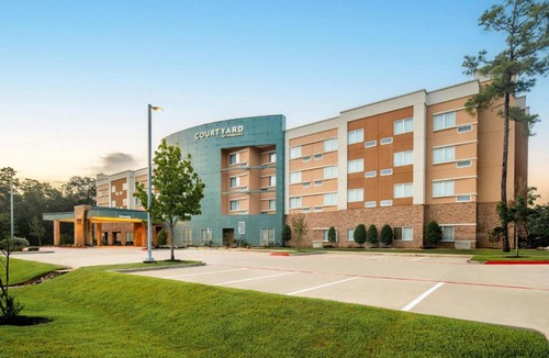 Spring Hotel | Courtyard by Marriott Houston City Place