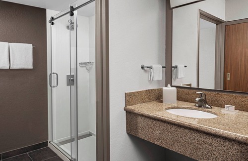 Southpoint Hotel | Courtyard by Marriott Jacksonville Butler Boulevard