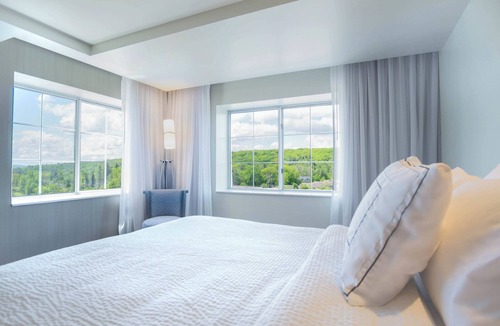 Lenox Hotel | Courtyard by Marriott Lenox Berkshires