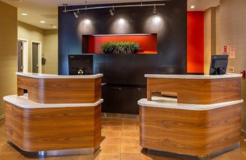 Beaumont Residential Hotel | Courtyard by Marriott Lexington Keeneland/Airport