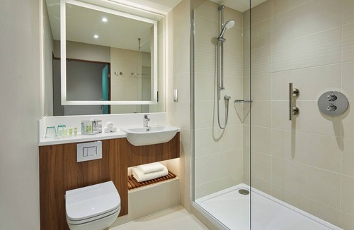 Harlington Hotel | Courtyard by Marriott London Heathrow Airport