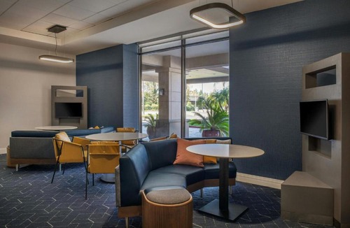 Monrovia Hotel | Courtyard by Marriott Los Angeles Pasadena/Monrovia