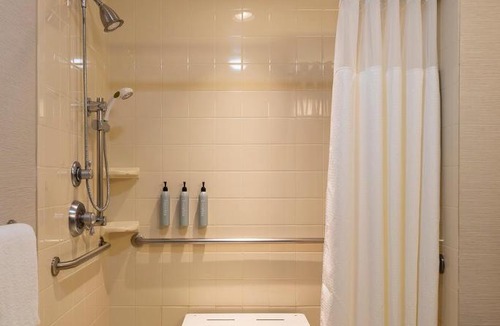 Middleton Hotel | Courtyard by Marriott Madison West/Middleton