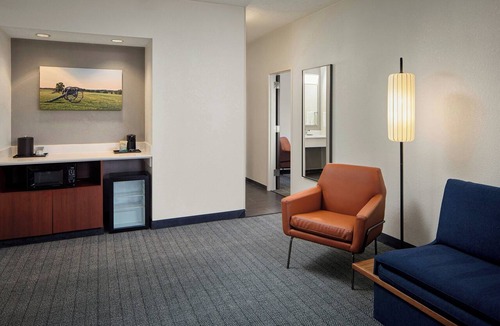 Lakeview Hotel | Courtyard by Marriott Manassas Battlefield Park