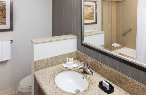 Ludlam Hotel | Courtyard by Marriott Miami at Dolphin Mall