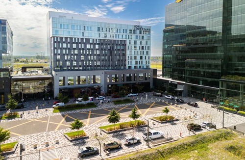 Brossard Hotel | Courtyard by Marriott Montreal Brossard