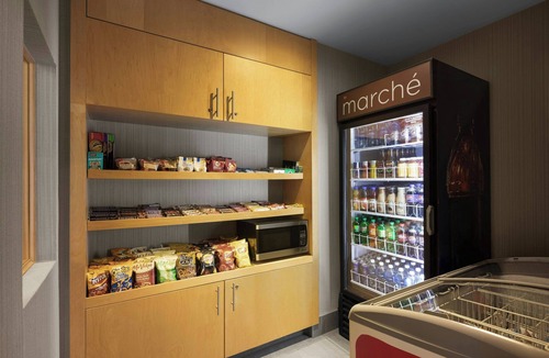 Saint-Laurent Hotel | Courtyard by Marriott Montreal Airport