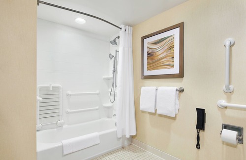 Downtown Newark Hotel | Courtyard by Marriott Newark Downtown