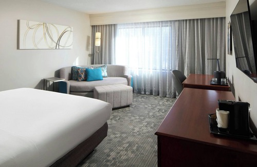 Newark Hotel | Courtyard by Marriott Newark Granville