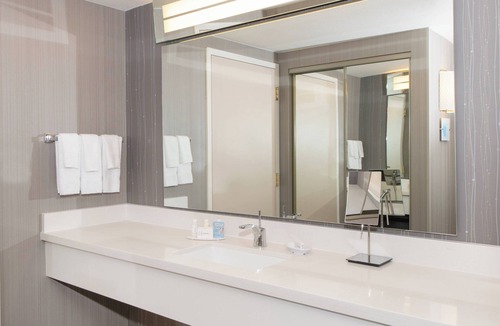 Newark Hotel | Courtyard by Marriott Newark Silicon Valley