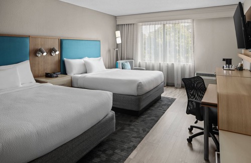 Newport News Hotel | Courtyard by Marriott Newport News Yorktown