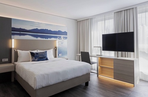 Gilching Hotel | Courtyard by Marriott Oberpfaffenhofen Munich South