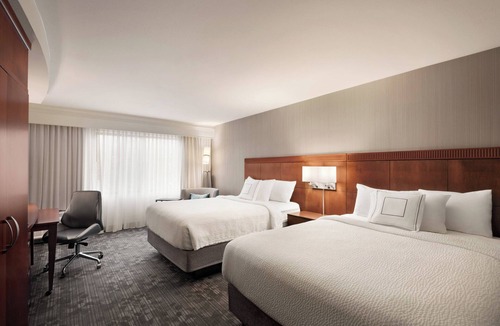 Woodbridge Hotel | Courtyard by Marriott Potomac Mills Woodbridge