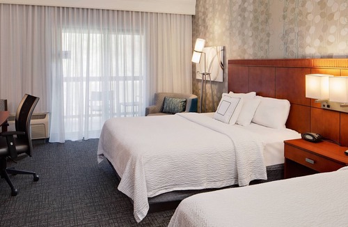 West Homestead Hotel | Courtyard by Marriott Pittsburgh West Homestead/Waterfront