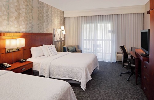 West Homestead Hotel | Courtyard by Marriott Pittsburgh West Homestead/Waterfront