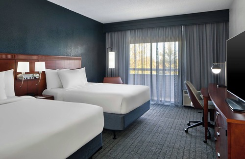 Rochester Hotel | Courtyard by Marriott Rochester Brighton