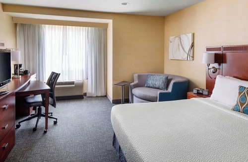 Sacramento Hotel | Courtyard by Marriott Sacramento Cal Expo