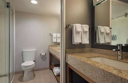 Southeastern Sacramento Hotel | Courtyard by Marriott Sacramento Midtown