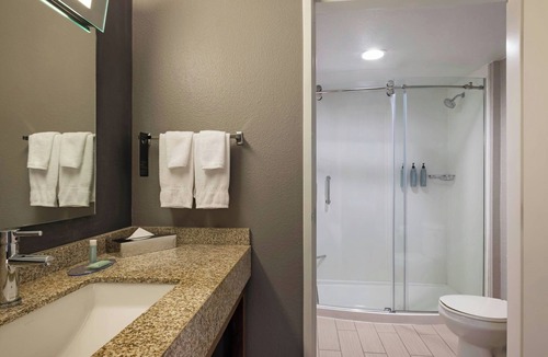 Southeastern Sacramento Hotel | Courtyard by Marriott Sacramento Midtown