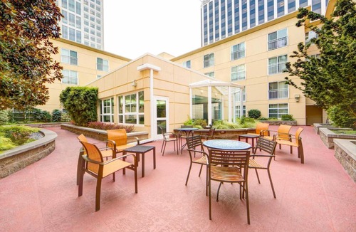 Northwest Bellevue Hotel | Courtyard by Marriott Seattle Bellevue/Downtown