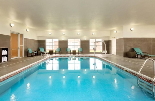 Brookfield Hotel | Courtyard by Marriott Milwaukee Brookfield at Poplar Creek