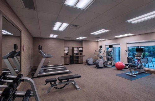 Brookfield Hotel | Courtyard by Marriott Milwaukee Brookfield at Poplar Creek