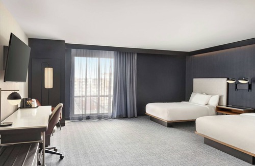 Brookfield Hotel | Courtyard by Marriott Milwaukee Brookfield at Poplar Creek