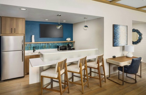 Central Beach Hotel | Courtyard by Marriott Oceanside Fort Lauderdale Beach