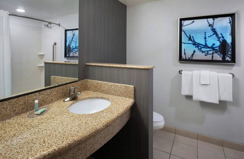Gaithersburg Hotel | Courtyard by Marriott Gaithersburg Washingtonian Center