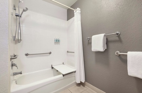 Overland Park Hotel | Courtyard by Marriott Kansas City Overland Park/Convention Center
