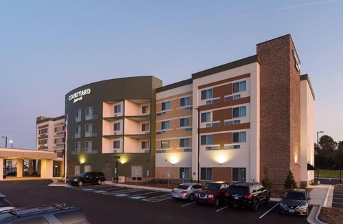 Pine Forest Hotel | Courtyard By Marriott Fayetteville Fort Bragg Spring Lake