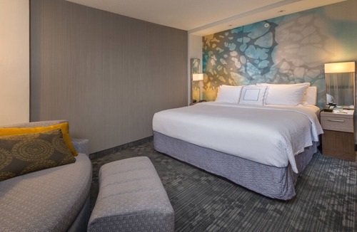 Winnipeg Hotel | Courtyard by Marriott Winnipeg Airport