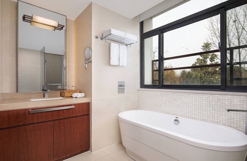 Gaochedu Hotel | Courtyard by Marriott Wuxi Lihu Lake