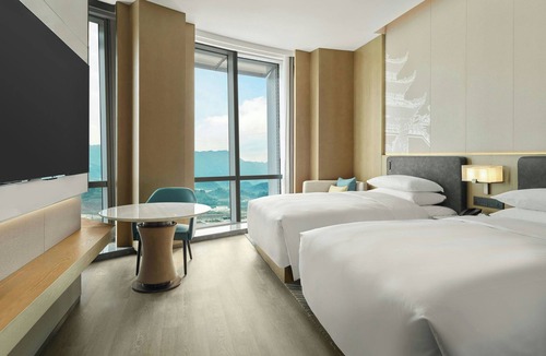Cuiping District Hotel | Courtyard By Marriott Yibin