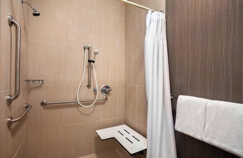 Champaign Hotel | Courtyard Champaign